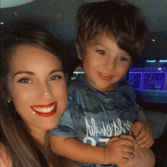 Meet your Posher, Tori - Picture 5 of 7